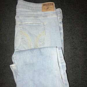 Lightwash Hollister boot jeans